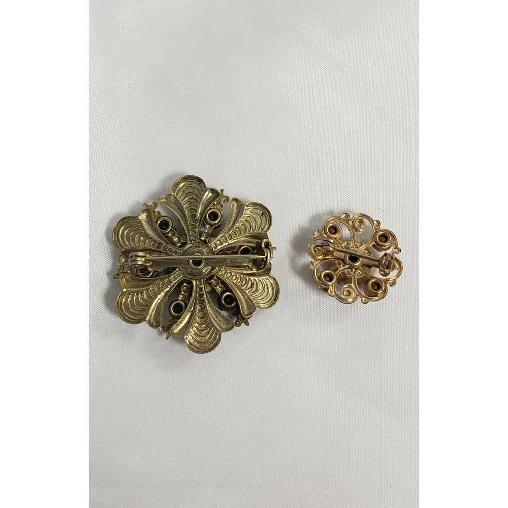 2 Beautiful Gold Tone Brooches Pins Flower